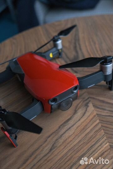 Квадрокоптер DJI mavic air