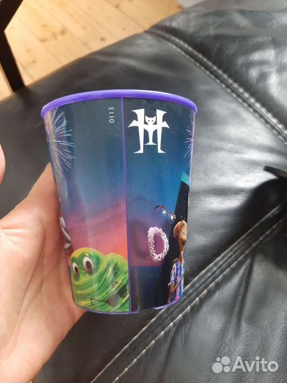 Кружка монстры на каникулах с отверстием для труб