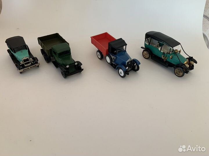 Модель автомобиля 1:43