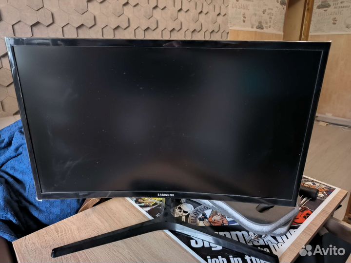 Изогнутый монитор 24 дюйма Samsung 144гц