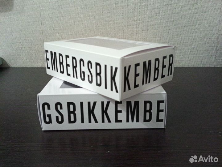 Коробки картонные с окошком