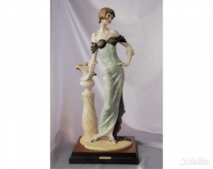 Статуэтка Армани 