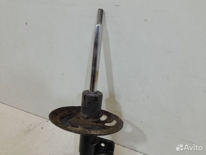 Амортизатор передний левый Toyota Camry V70 2018