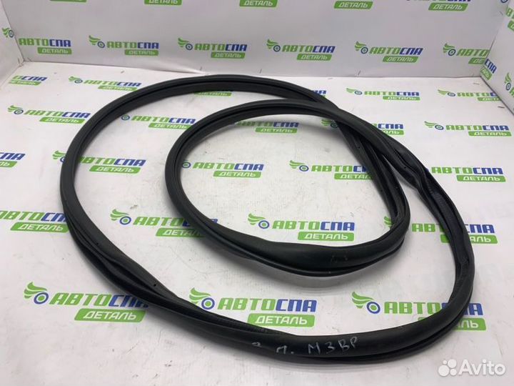 Уплотнитель кузова двери задний Mazda 3Bp хетчбек