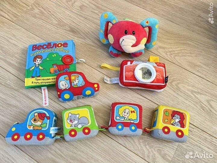 Развивающие игрушки погремушки подвески