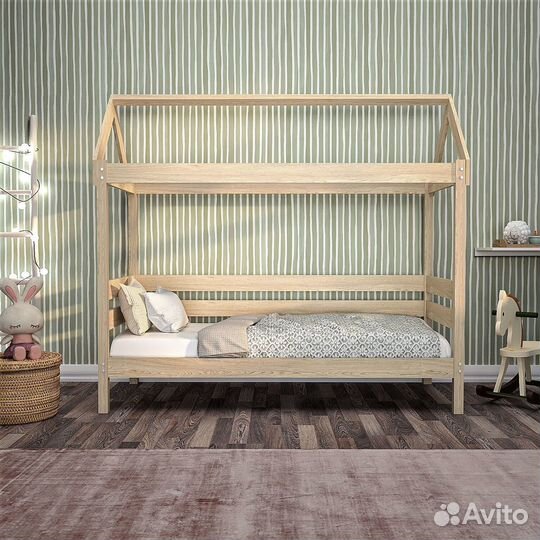 Кровать домик натуральный массив