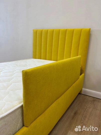 Кровать подростковая детская мягкая