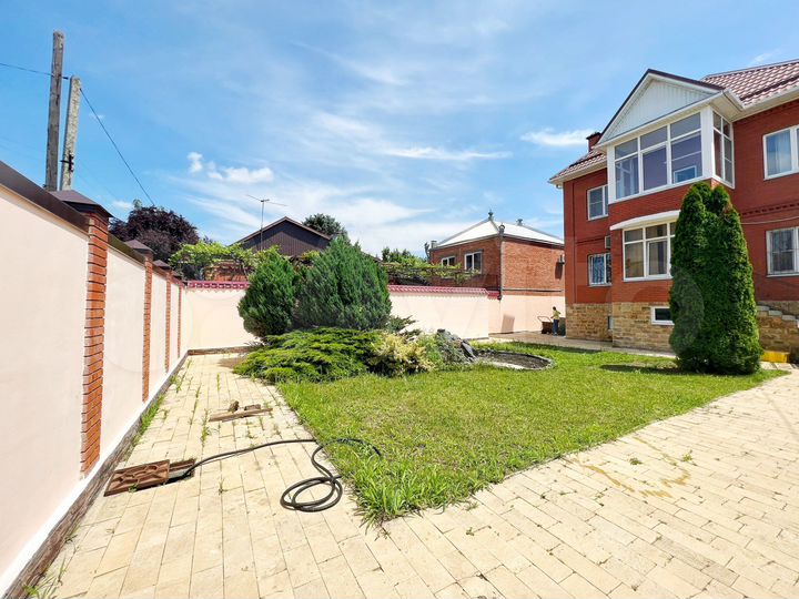 Дом 205 м² на участке 6 сот.