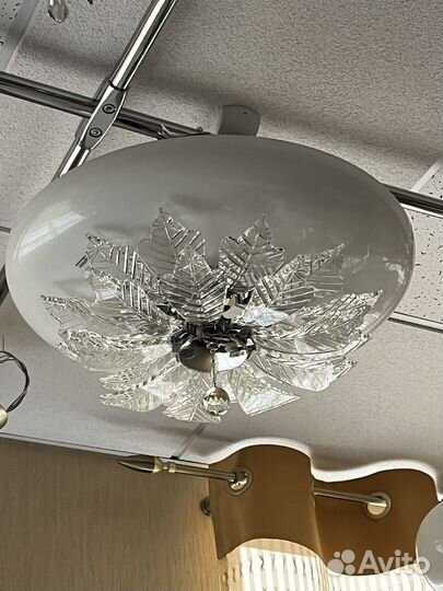 Люстра новая