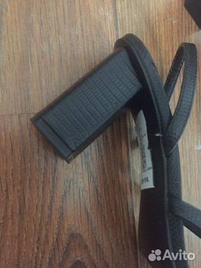 Босоножки Mango