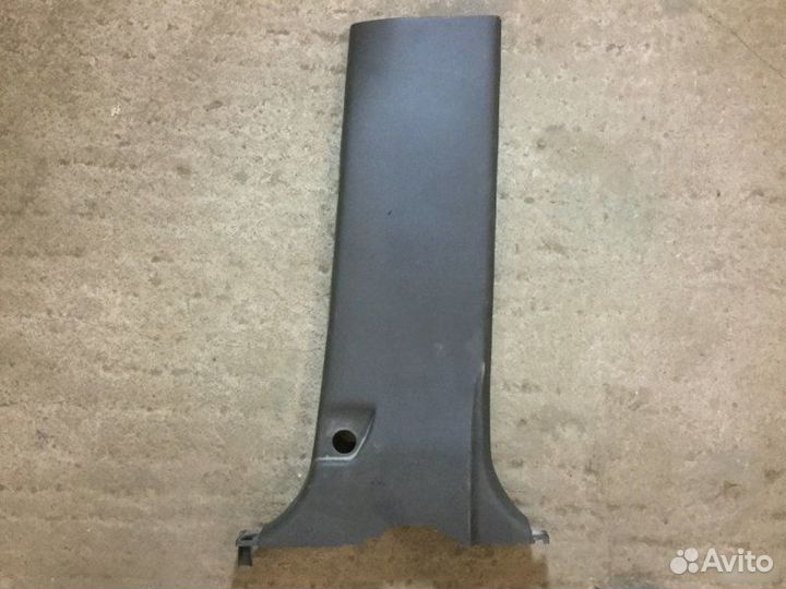 Обшивка стойки Nissan Pathfinder R51M 2004-2013