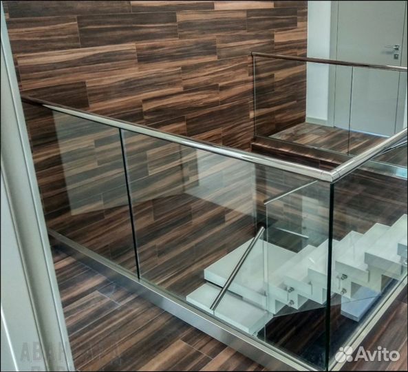 Стеклянные перила для лестниц