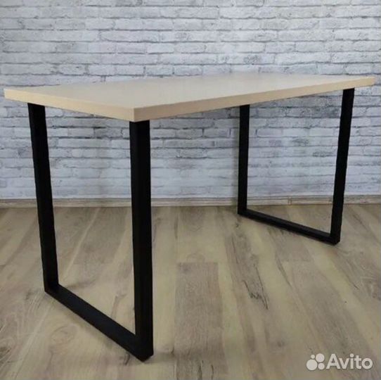 Стол для компьютера набор салфеток в подарок