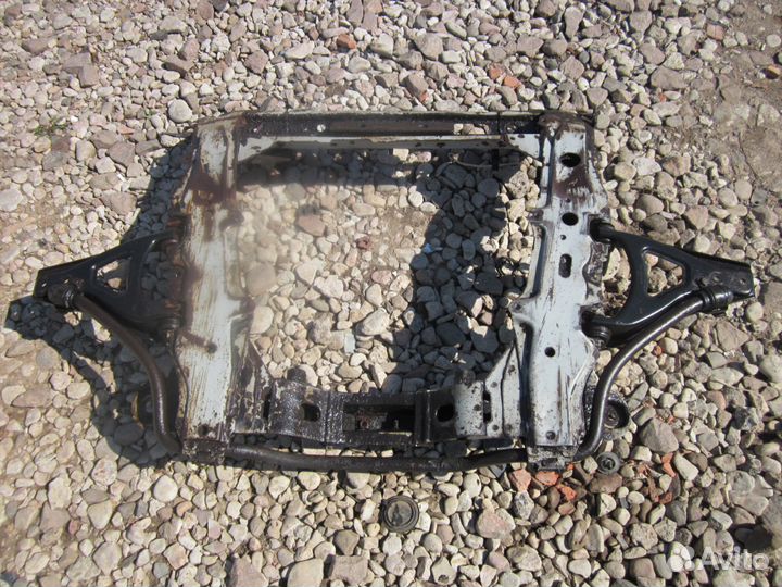 Подрамник Рено Меган 1