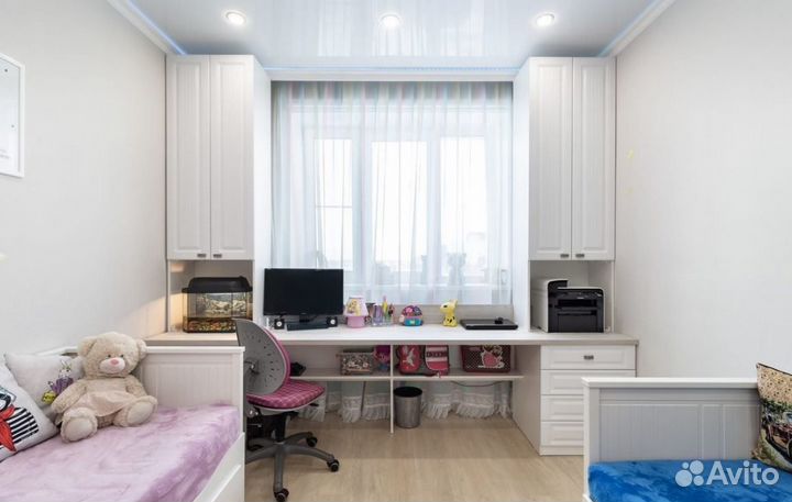 Рабочая зона у окна для Подростка