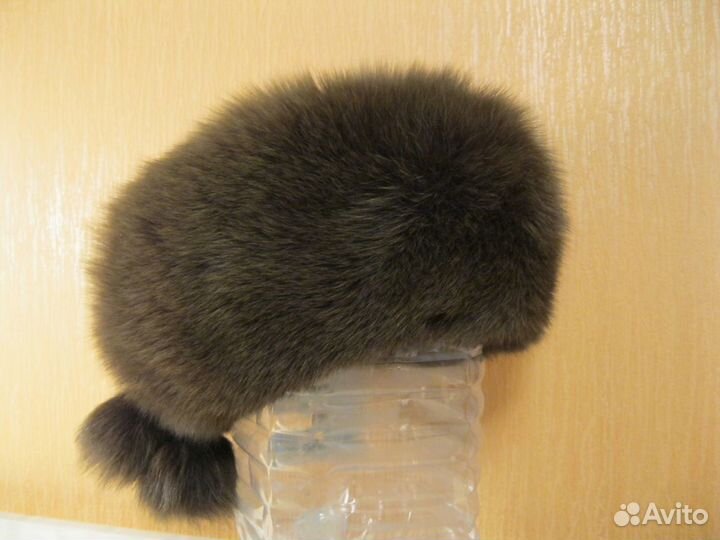 Продаю женский берет из меха песца. Цвет зеленый