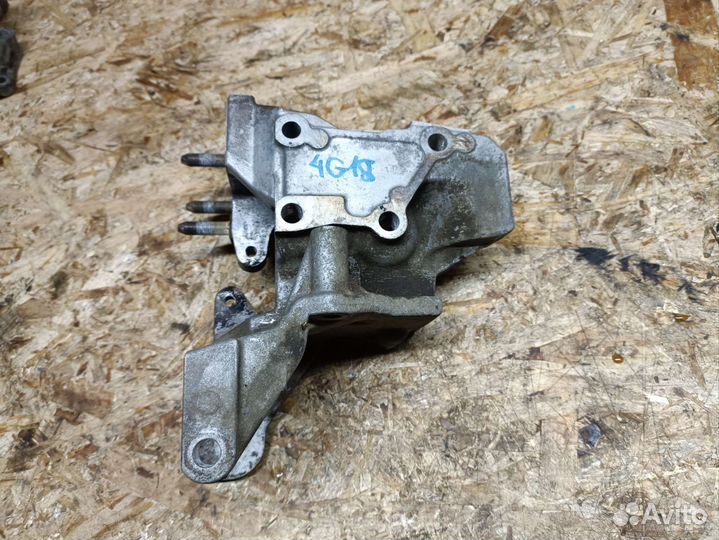 Кронштейн двигателя mitsubishi lancer 9 4G18 2007