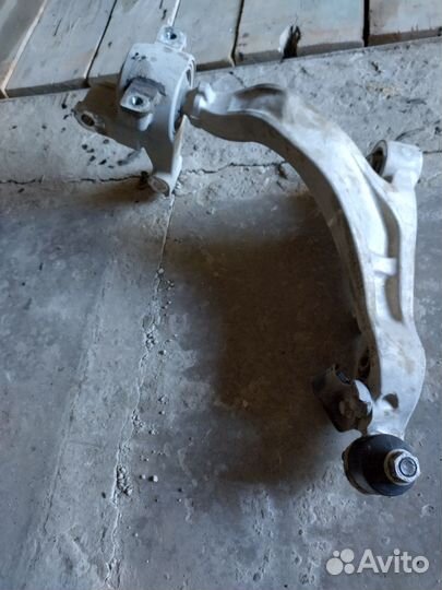 Рычаг нижний передний левый Infiniti QX70 оригинал