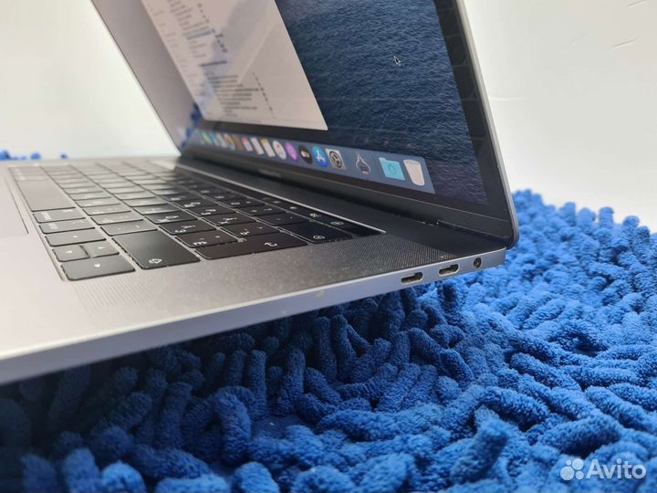 Apple MacBook Pro 15 2018 i7 16Gb 512Gb 560X 4Gb