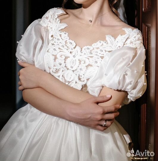 Нежное свадебное платье в идеальном состоянии