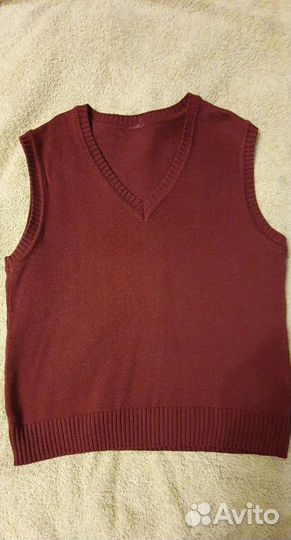Жилет трикотаж 128 р.(бордо)