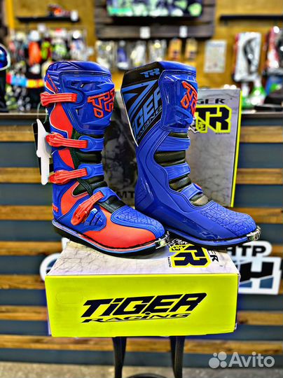 Мотоботы Tiger T2