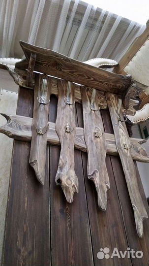 Вешалка настенная