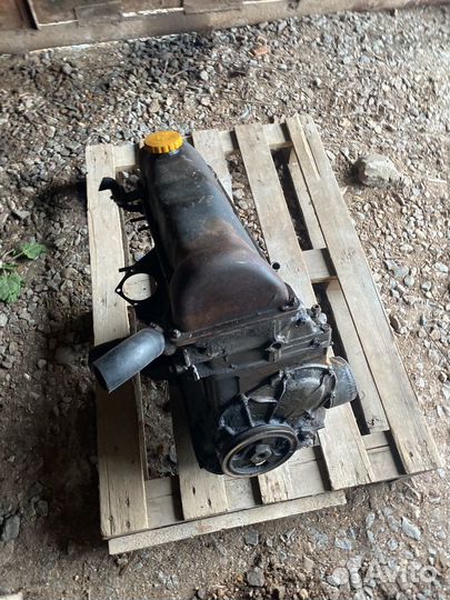 Двигатель 2103