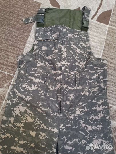 Камуфляжный Полукомбинезон новый