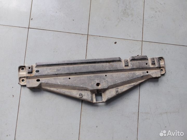 Накладка радиатора Volvo 940