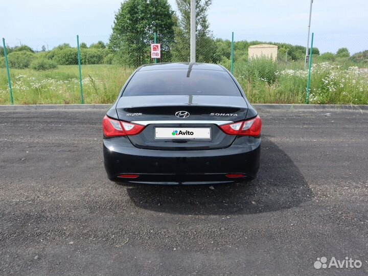 Hyundai Sonata 2 AT, 2011, 320 700 км