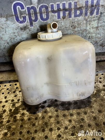 Бачок расширительный Mitsubishi Pajero 2