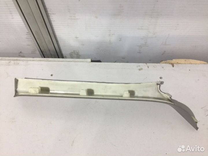 Накладка стойки лобового стекла передняя левая Bmw