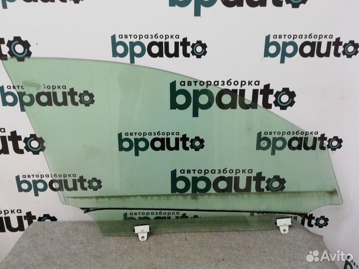 Стекло передней левой двери 80301JN90A Nissan