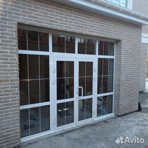 Дверь алюминиевая стеклянная