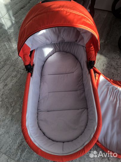 Детская коляска 3 в 1