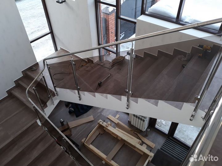 Стеклянные перила для лестниц