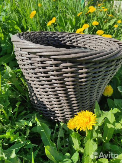 Кашпо для цветов из искусственного ротанга