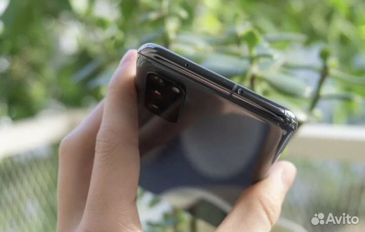 Телефон Samsung s20+