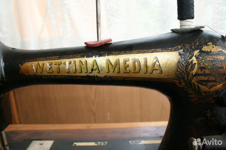 Продаю антикварную швейную машинку