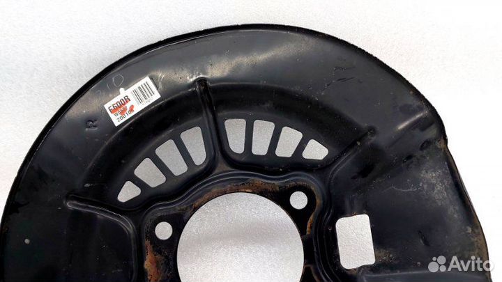 Пыльник тормозного диска передний правый Toyota