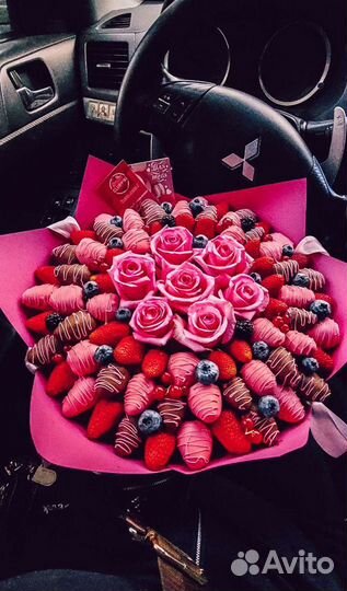 Букеты из клубники