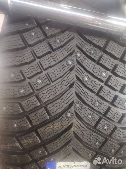 Michelin X-Ice North 4 245/45 R19