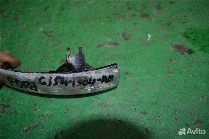 Повторитель указателя поворота левый Ford Kuga 2