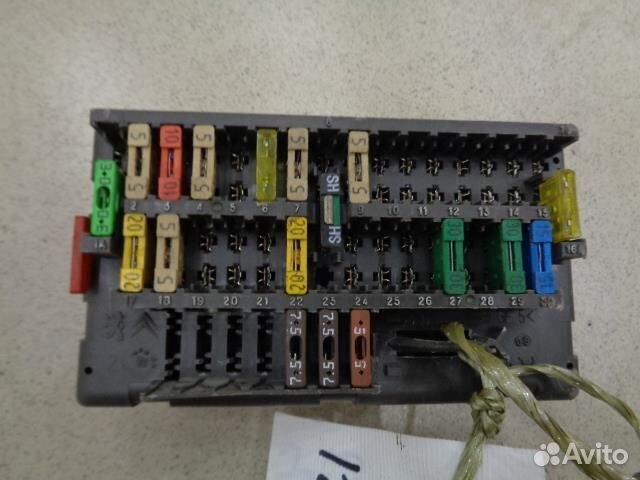 Блок предохранителей салонный Peugeot 406 1995-20