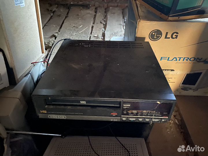 Видеомагнитофон sharp