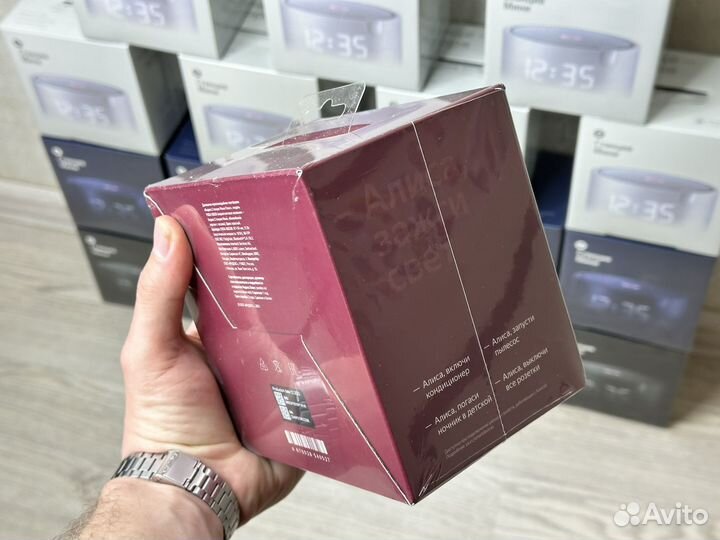 Яндекс станция мини с часами