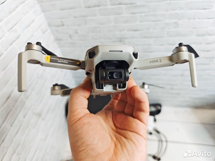 Квадрокоптер DJI Mini 2 Fly More Combo