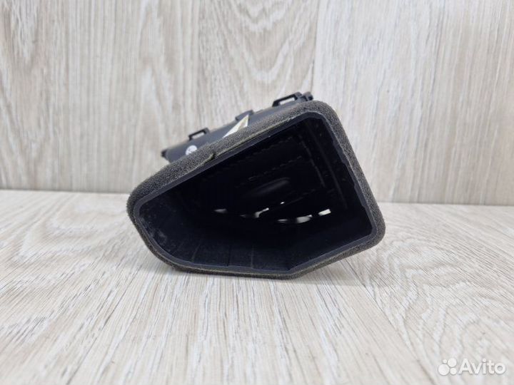 Дефлектор воздушный передний левый Hyundai Solaris