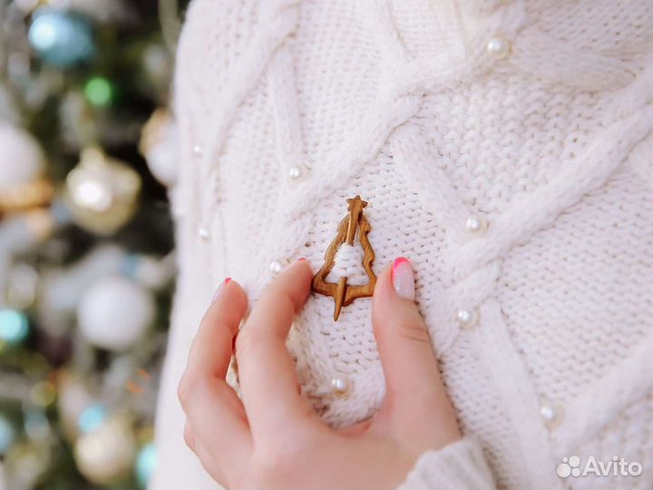 Брошь ручной работы из дерева - дуб